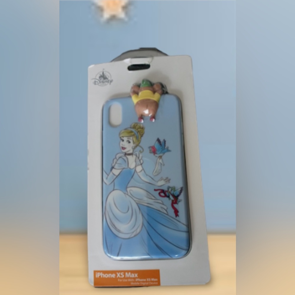 NEW Disney Parks Authentic XS Max iPhone
Case Cinderella Bluebirds 3d Gus
Mouse